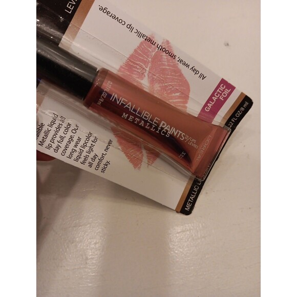 L'Oreal Paris Infallible Paints Metallic Lip Paint Galactic Foil - Picture 7 of 9